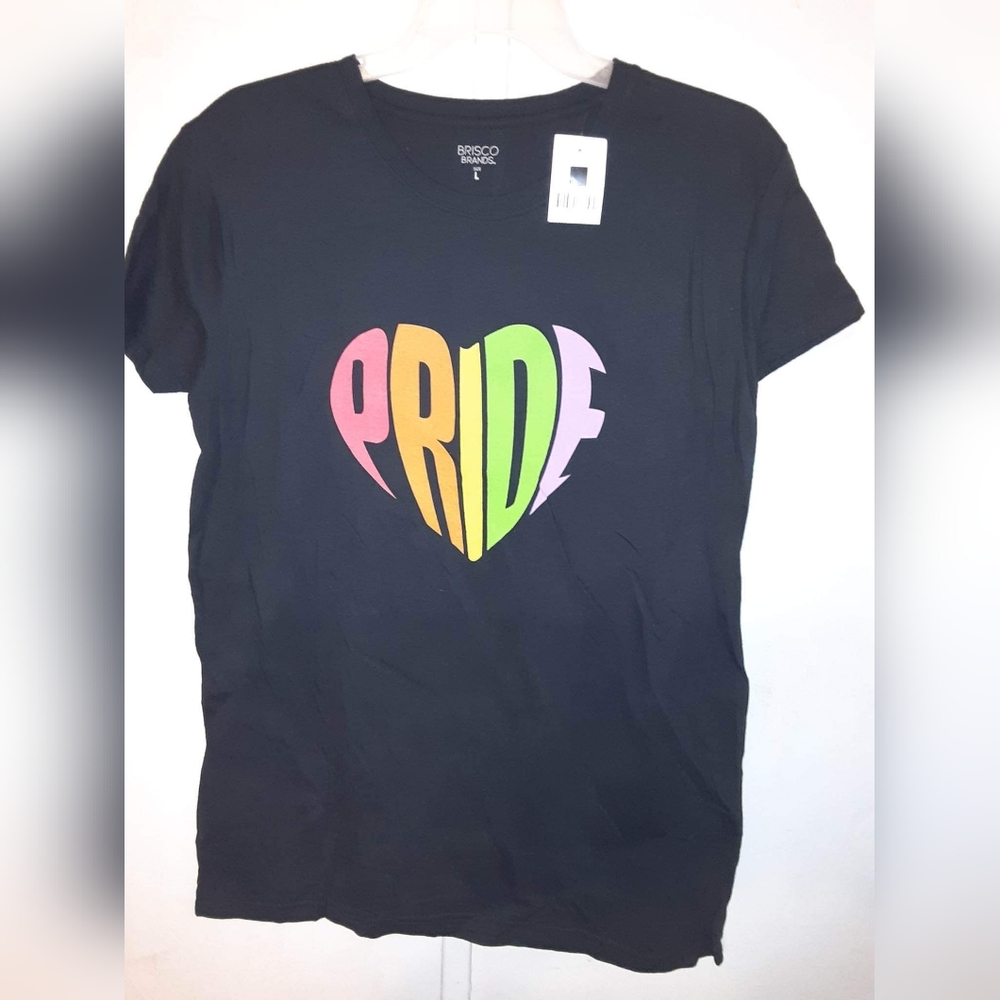 PRIDE LGBTQ Rainbow Heart Ladies Black Short-Sleeve T-shirt Sz Various Sizes